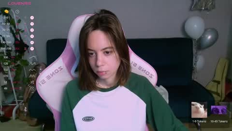 Snapshot of allie_hazie chatting on 03-06-25, 12:32 alice online show from 03-06-25, 12:32