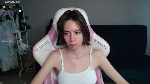 Snapshot of allie_hazie chatting on 09-16-25, 01:06 alice online show from 09-16-25, 01:06