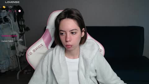 Snapshot of allie_hazie chatting on 09-23-25, 12:46 alice online show from 09-23-25, 12:46