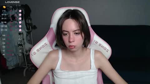 Snapshot of allie_hazie chatting on 09-28-25, 12:05 alice online show from 09-28-25, 12:05