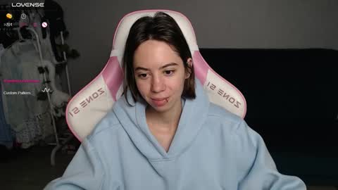 Snapshot of allie_hazie chatting on 10-05-25, 11:57 alice online show from 10-05-25, 11:57