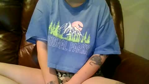alliebearx online show from 11-01-25, 04:20