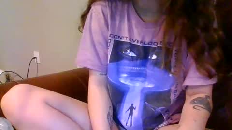 Snapshot of alliebearx chatting on 01-17-26, 04:43 alliebearx online show from 01-17-26, 04:43