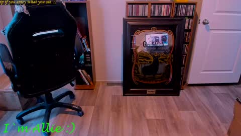 Snapshot of alliekat62 chatting on 01-19-25, 06:32 Allie online show from 01-19-25, 06:32