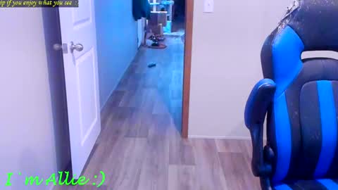 Snapshot of alliekat62 chatting on 02-22-25, 06:30 Allie online show from 02-22-25, 06:30