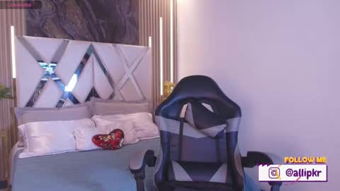 Snapshot of allison_parker1_ chatting on 11-15-25, 12:02 allison_parker1_ online show from 11-15-25, 12:02