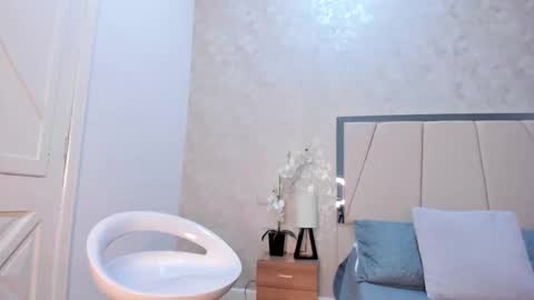 Allison whitee online show from 03-06-26, 09:11