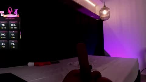 Snapshot of allisonroberts_ chatting on 10-08-25, 07:55 Alli online show from 10-08-25, 07:55