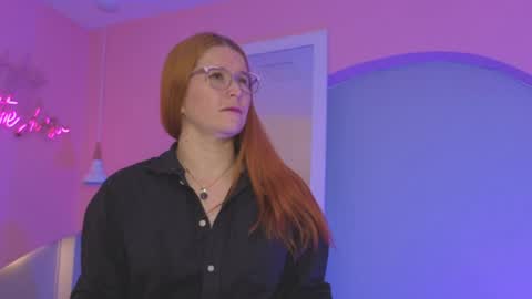 Snapshot of allisonroberts_ chatting on 04-05-26, 10:45 Alli online show from 04-05-26, 10:45