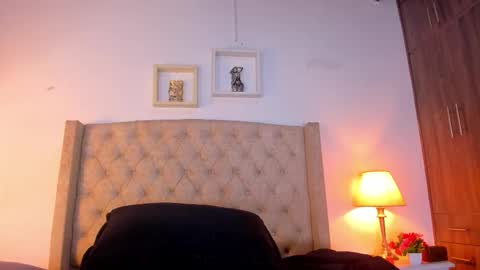 Snapshot of allisson_m chatting on 03-18-26, 12:08 allisson online show from 03-18-26, 12:08