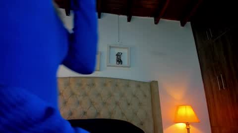 Snapshot of allisson_m chatting on 03-26-26, 12:00 allisson online show from 03-26-26, 12:00