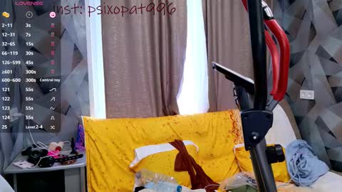 Snapshot of alllinaeve chatting on 10-15-25, 11:21 Alina online show from 10-15-25, 11:21