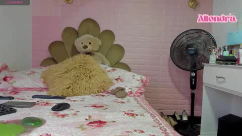 Snapshot of allondra_11 chatting on 11-12-25, 06:52 allondra online show from 11-12-25, 06:52