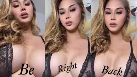 Snapshot of alluringallison chatting on 11-12-25, 04:46 Allison online show from 11-12-25, 04:46