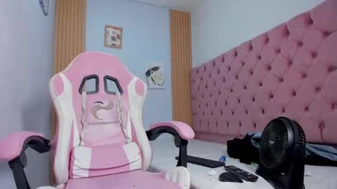 alluringangel01 online show from 10-31-25, 02:45