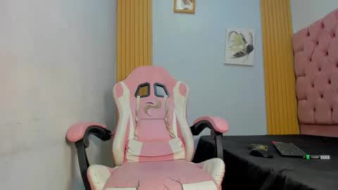 alluringangel01 online show from 12-04-25, 02:21