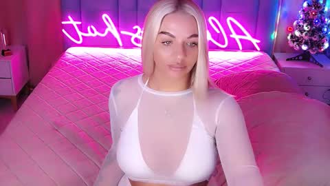 AlwaysHot online show from 12-18-25, 02:39