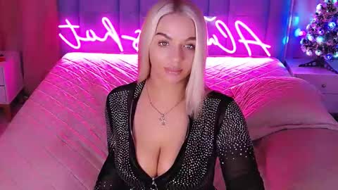 AlwaysHot online show from 12-19-25, 02:07