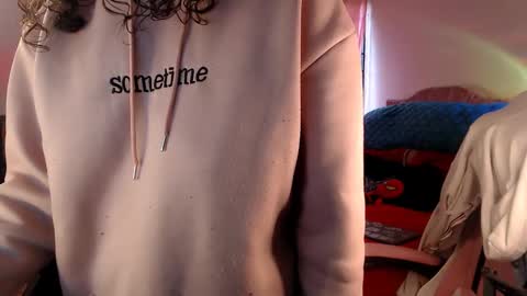 Snapshot of ally_donfort chatting on 10-29-25, 09:16 Ally online show from 10-29-25, 09:16