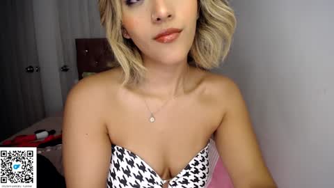 Snapshot of ally_summer chatting on 01-17-25, 10:00 ally_summer online show from 01-17-25, 10:00