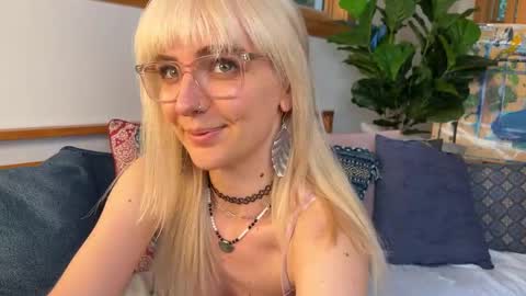 Ally Elliot online show from 10-14-25, 08:42
