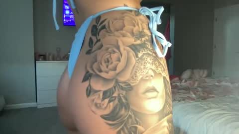 Snapshot of allymaeeee chatting on 09-09-25, 01:27 Ally Mae online show from 09-09-25, 01:27