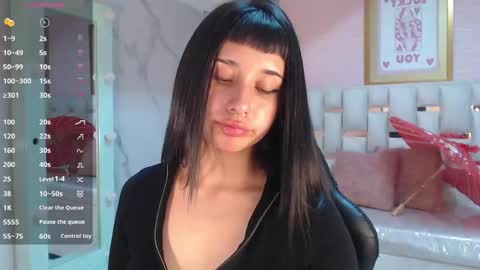 Allysa  online show from 10-18-25, 08:42