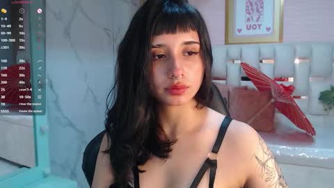 Allysa  online show from 10-29-25, 08:27