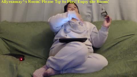 Allyssamay online show from 01-10-25, 04:22
