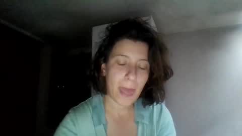 Snapshot of alma_amy chatting on 02-08-25, 09:57 Alma online show from 02-08-25, 09:57