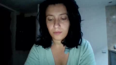 Snapshot of alma_amy chatting on 09-21-25, 07:37 Alma online show from 09-21-25, 07:37
