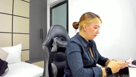 ALMA FENIX  online show from 02-11-26, 02:22