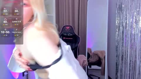 Snapshot of alma_wilson chatting on 02-05-25, 06:26 Amina online show from 02-05-25, 06:26