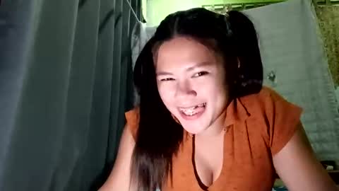 Snapshot of almacia chatting on 02-15-26, 11:19 almacia online show from 02-15-26, 11:19