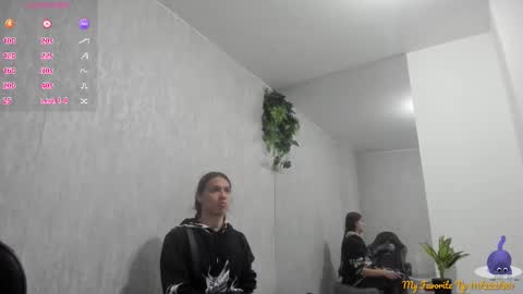 Snapshot of almazz_ chatting on 11-09-25, 02:54 Santy online show from 11-09-25, 02:54