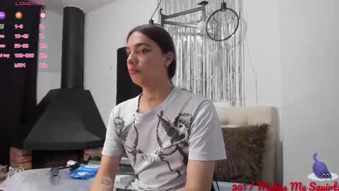 Snapshot of almazz_ chatting on 11-24-25, 04:23 Santy online show from 11-24-25, 04:23