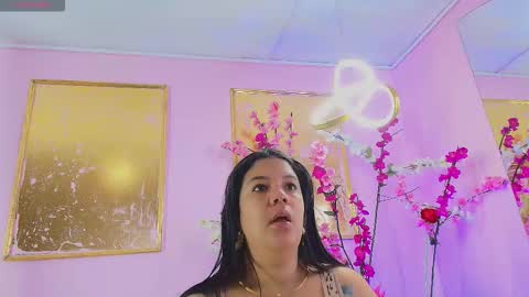 ALMENDRAEVANS online show from 11-25-25, 11:43