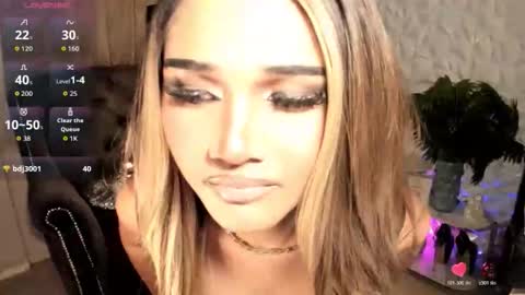 alodialuxts online show from 10-22-25, 07:46