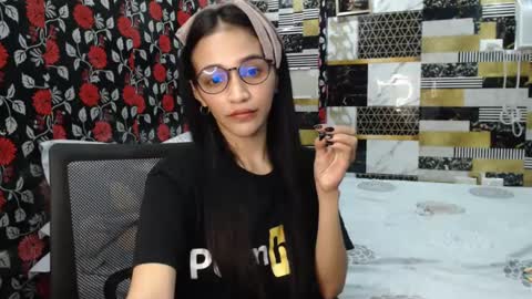 Snapshot of alondra_aleng_ereng chatting on 01-12-25, 02:35 Alondra  online show from 01-12-25, 02:35