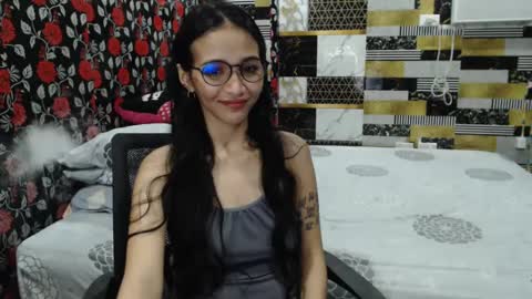Snapshot of alondra_aleng_ereng chatting on 01-18-25, 02:23 Alondra  online show from 01-18-25, 02:23