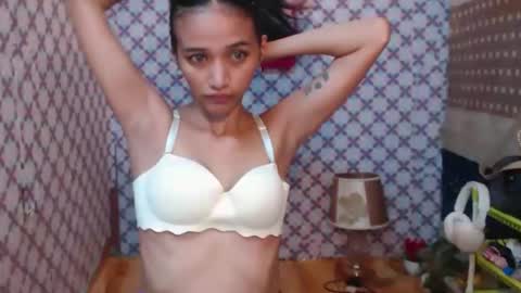 Snapshot of alondra_aleng_ereng chatting on 09-17-25, 09:22 Alondra  online show from 09-17-25, 09:22