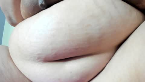 Snapshot of alondra_zaens chatting on 01-04-25, 11:06 Alondra online show from 01-04-25, 11:06