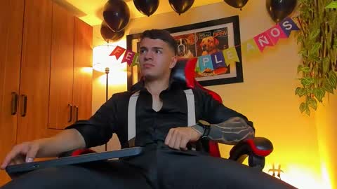 alpha_dominus_ online show from 11-20-25, 04:45