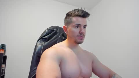 Snapshot of alphagodleatherking92 chatting on 12-25-24, 07:46 LeatherMaster online show from 12-25-24, 07:46