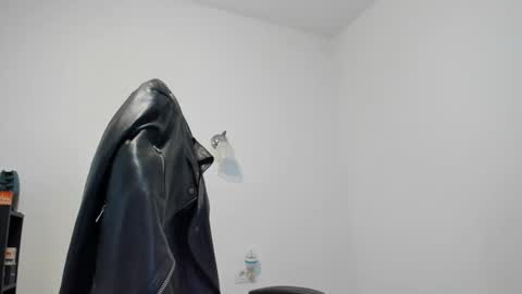 Snapshot of alphagodleatherking92 chatting on 12-26-24, 10:59 LeatherMaster online show from 12-26-24, 10:59