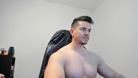 Snapshot of alphagodleatherking92 chatting on 12-28-24, 08:26 LeatherMaster online show from 12-28-24, 08:26