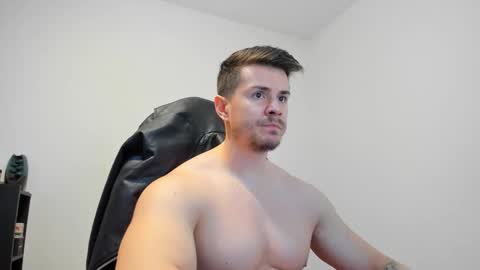 Snapshot of alphagodleatherking92 chatting on 01-03-25, 08:43 LeatherMaster online show from 01-03-25, 08:43