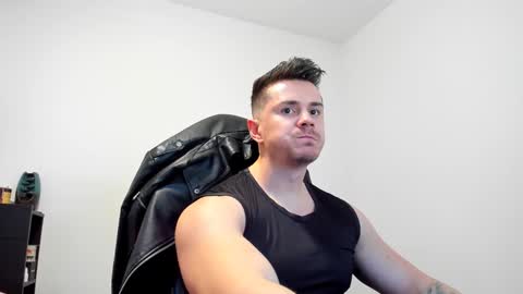 Snapshot of alphagodleatherking92 chatting on 01-08-25, 09:53 LeatherMaster online show from 01-08-25, 09:53