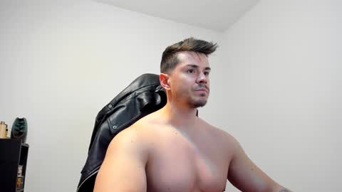 Snapshot of alphagodleatherking92 chatting on 01-18-25, 06:03 LeatherMaster online show from 01-18-25, 06:03