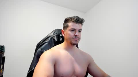 Snapshot of alphagodleatherking92 chatting on 01-19-25, 05:58 LeatherMaster online show from 01-19-25, 05:58